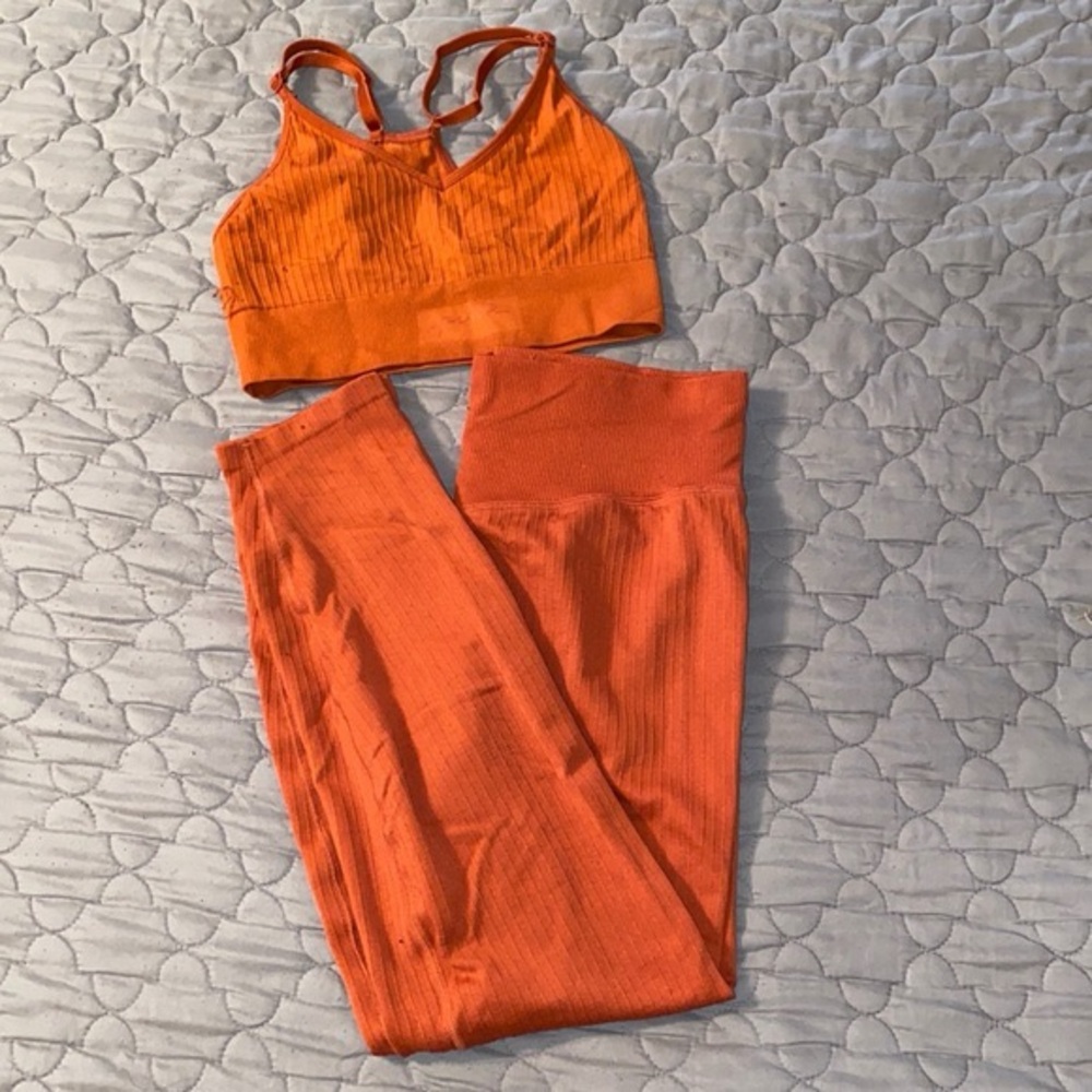 PINK Victoria's Secret Rust Seamless Sports Bra and Leggings Set